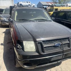 2005 ford explorer (FOR PARTS)