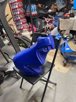 Yamaha yz250 big 3 gallon IMS fuel tank