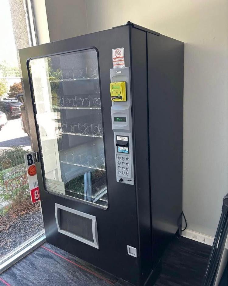 AMS Combo Vending Machine With A Nayax Credit Card Reader Installed