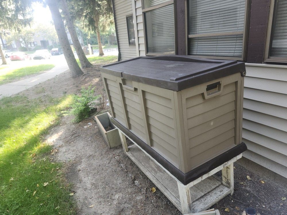 XXXL Outdoor Storage Unit