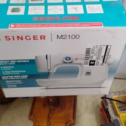 SINGER SEWING MACHINE 