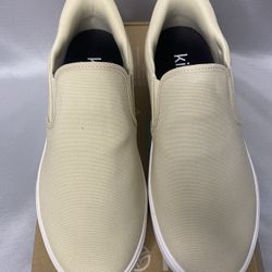 ) kizik. Venice LIMA WHITE CREME (Men’s 9.5)(women 11)