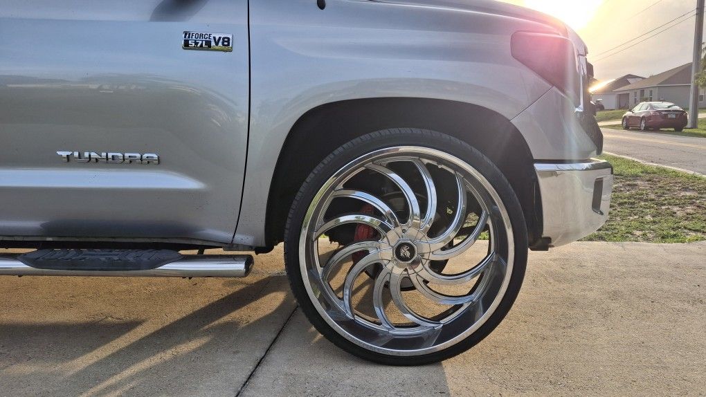 28"Nighthawk Luxury Wheels Tripple Chrome Wheel Set and Tres