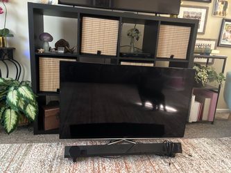 Samsung Flat Screen TV with Yamaha Soundbar