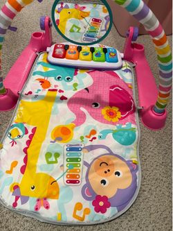 Baby girl piano playmat