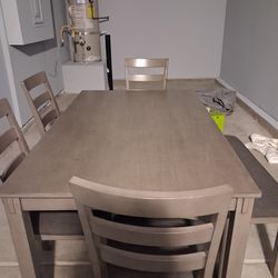 Dining table for sale