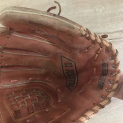 Regent Baseball Glove *WITH NAME ON SIDE*