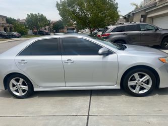 Clean title. 2014 Toyota Camry SE