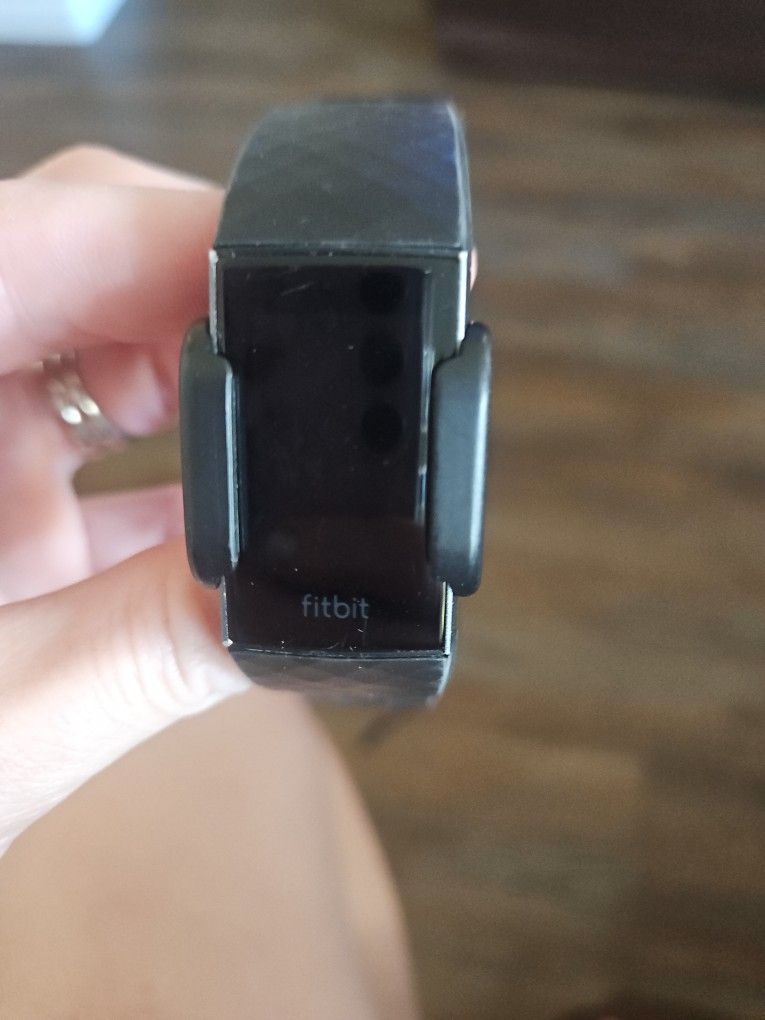 Fitbit Charge 4