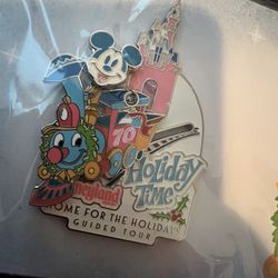 RARE DISNEY PIN HOLIDAY PIN 