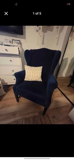Navy blue velvet chair