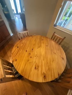 Rustic Solid Wood Round Dining Table with 4 Chairs