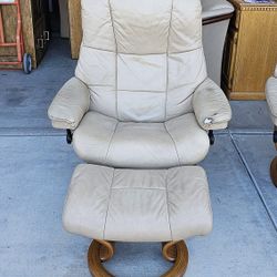 Large Ekornes Stressless Recliner And Ottoman 