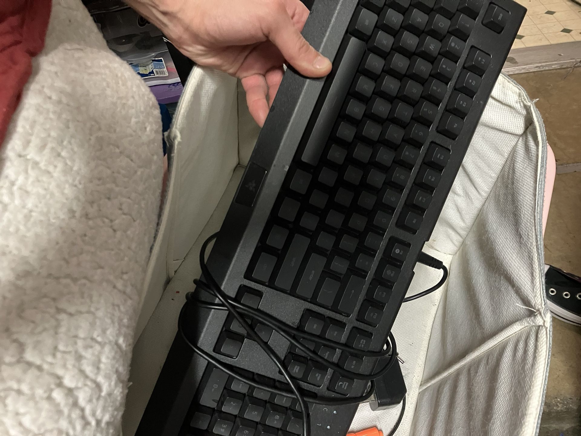 Razer Keyboard Brand New Just Got A Better Version Send Offers