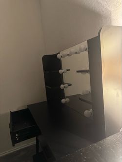 Vanity desk