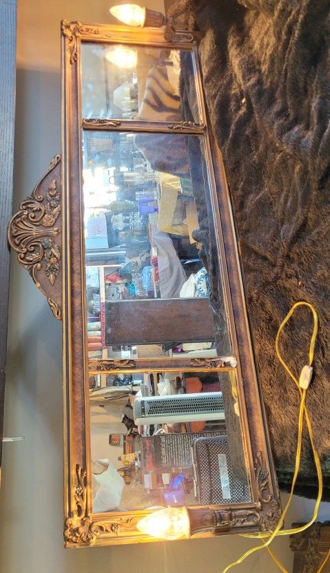 Antique Rectangle Mirror With Lights