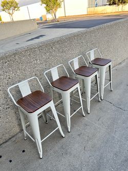 24in Metal barstool set of 4