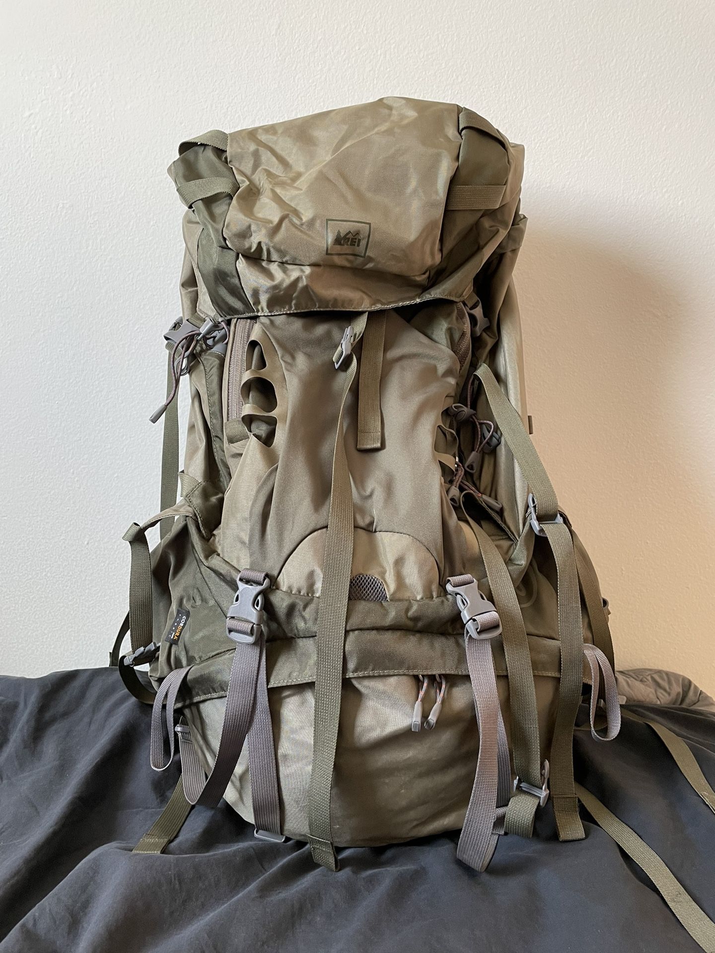 REI 70L Backpacking Backpack Pack - Crestrail 70 - Like new