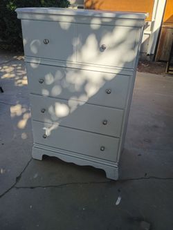 Dresser