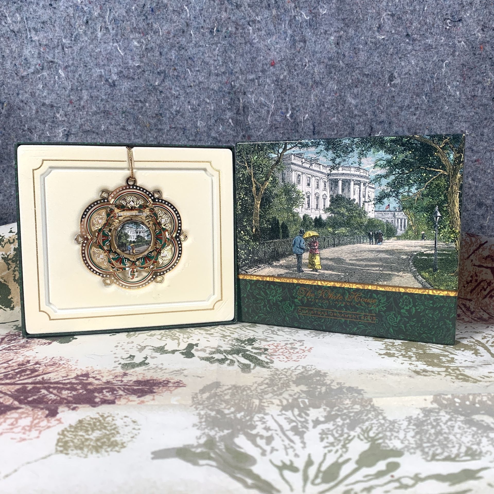 2005 White House Christmas Ornament, The South Facade