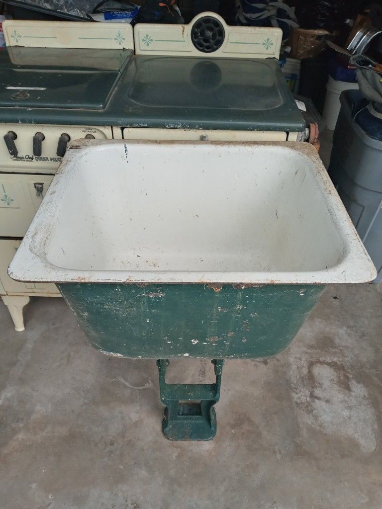 Deep wall Sink (Antique)