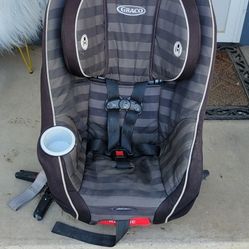 Graco Convertible car seat 