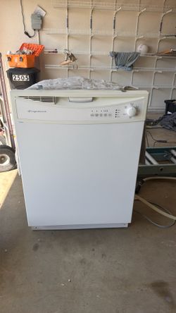 Dish washer