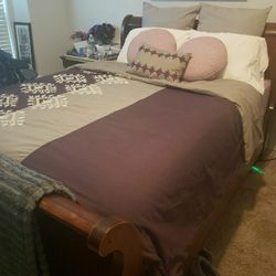 Queen Bedroom Set (No Mattress)