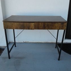 Brown Color 40 W X 20 L X 30 H Inches 