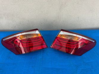 2010 - 2012 Lexus LS600h L/LS460 Right & Left Tail Lights OEM