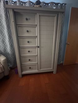 Bedroom set