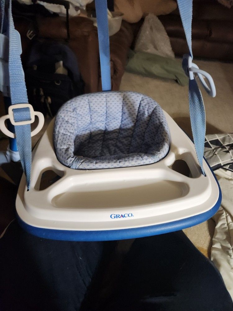 USED GRACO DOORWAY JUMPER In Great Condition