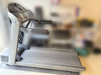 Landice L8 Treadmill – Pro Sports Console – Commercial Grade