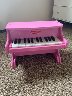 Melissa and Doug piano