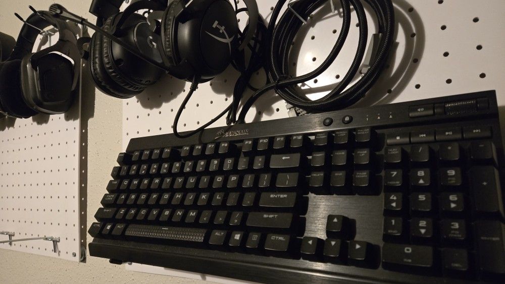 Gaming Headsets And Keyboard Bundle/Lot