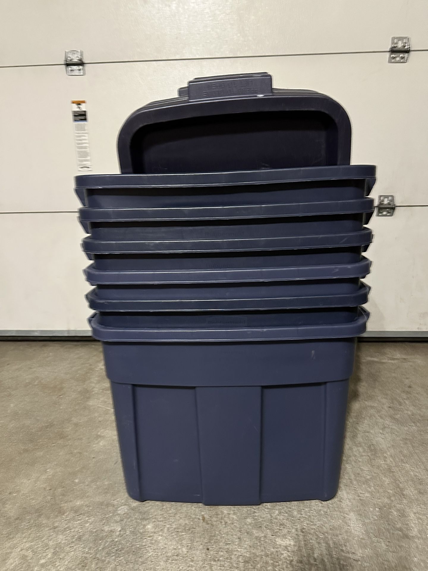 Storage Containers / Moving Boxes / Organizer Boxes / Plastic Containers 