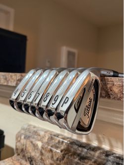 Titleist AP2 714 Forged Steel True Temper Dynamic Gold R300 Regular Stiff