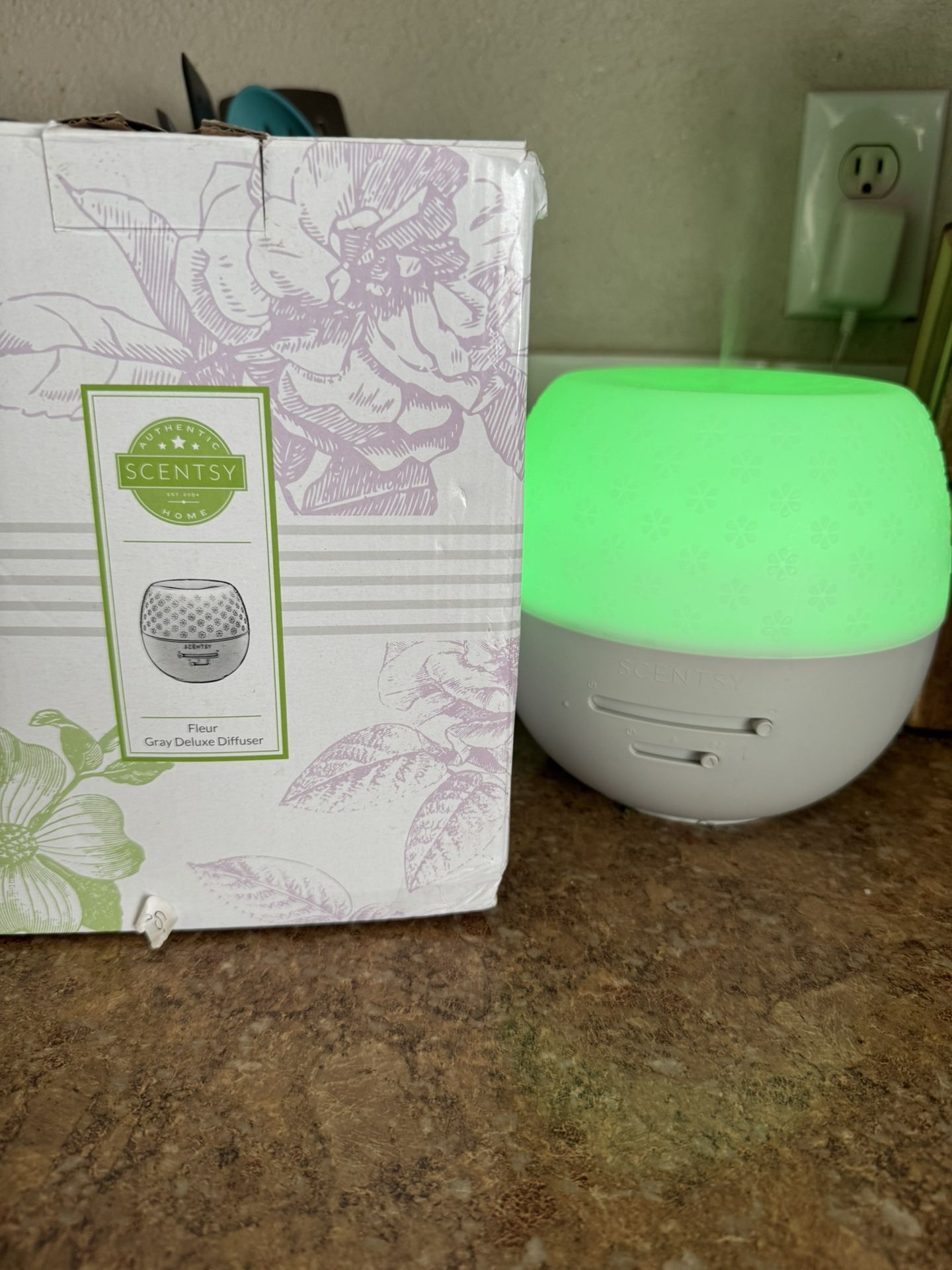 Fleur Gray Deluxe Diffuser From Scentsy