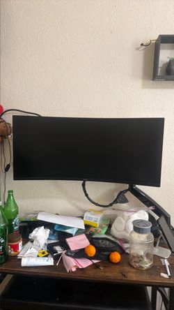Ultrawide Curved Monitor on Monitor Arm