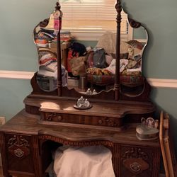 Antique Vanity Dresser