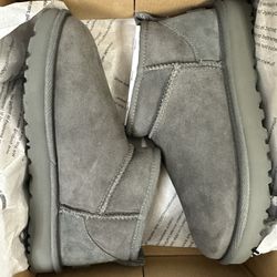 UGG Women’s Classic Ultra Mini Boot In Gray Size 7 Brand New In Box 