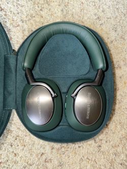 GREEN Bowers & Wilkins PX8 Bluetooth/Wired Headphones