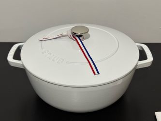 Staub 3.75 qt Essential French Oven (White)