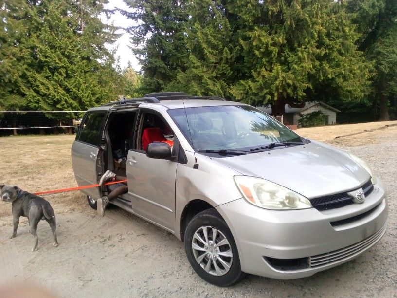 2004 Toyota Sienna