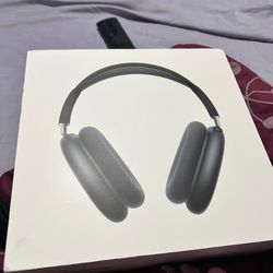 AirPod maxes midnight USB C