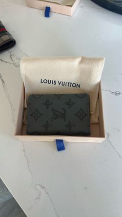 Louis Vuitton Wallet Grey