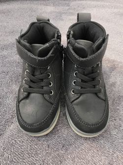 Toddler boots size 6c