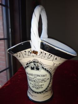 Grand Concert Basket