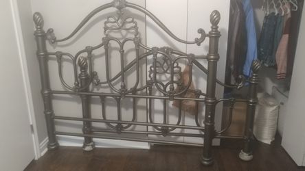 Metal queen size bed frame
