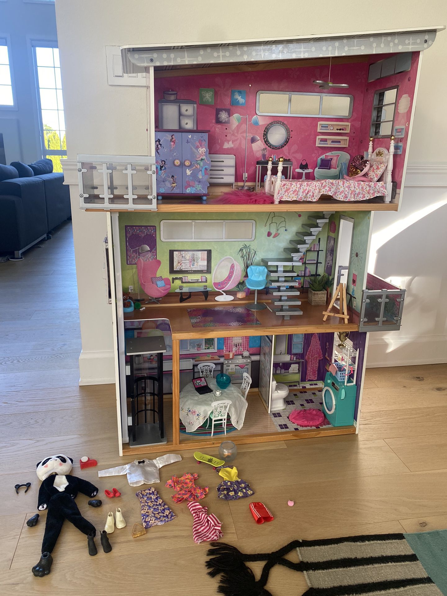 Malibu Barbie House + Accessories 
